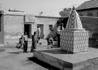 Laxmibai Shindes house with her samadhi in front